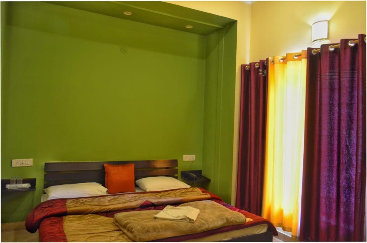Shivalik River Retreat Almora Bagian luar foto