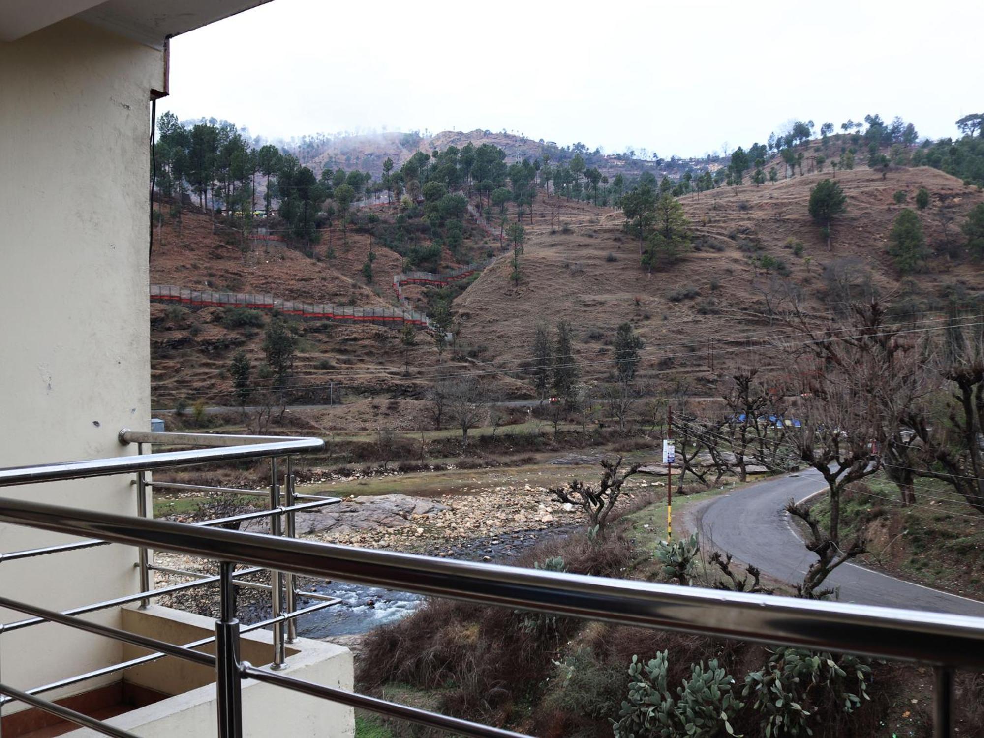 Shivalik River Retreat Almora Bagian luar foto